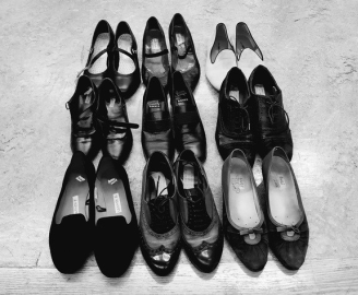 9 pares de zapatos de vestuario