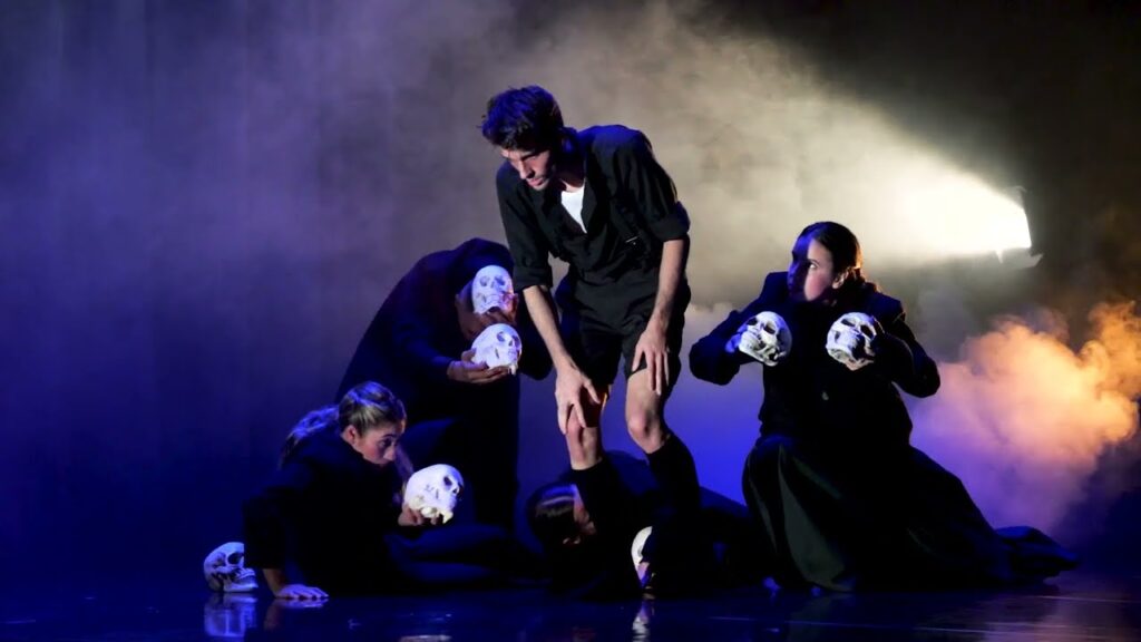 Segunda foto de la danza "La umbría" de 2022